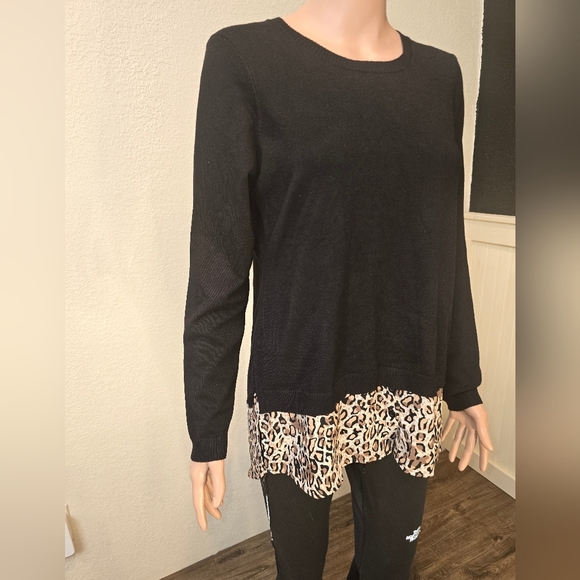 Adrianna Papell Round Neck Twofer Sweater Black & cheetah Print Size Medium - Picture 3 of 9